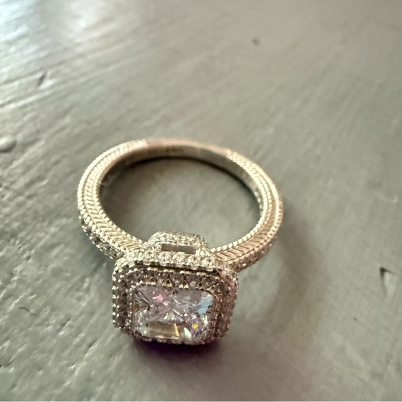 Judith Ripka 925 Sterling Silver Ring Size 7 NEW - Picture 2 of 13